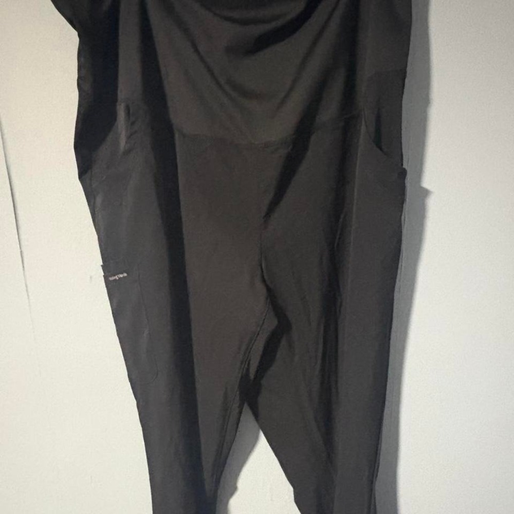 Maternity scrubs